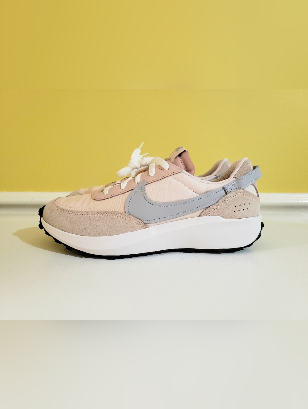 NIKE Women's Waffle Debut Athleisure Sneakers (10) Pink Oxford/Pearl Pink/Gray - Picture 2 of 9